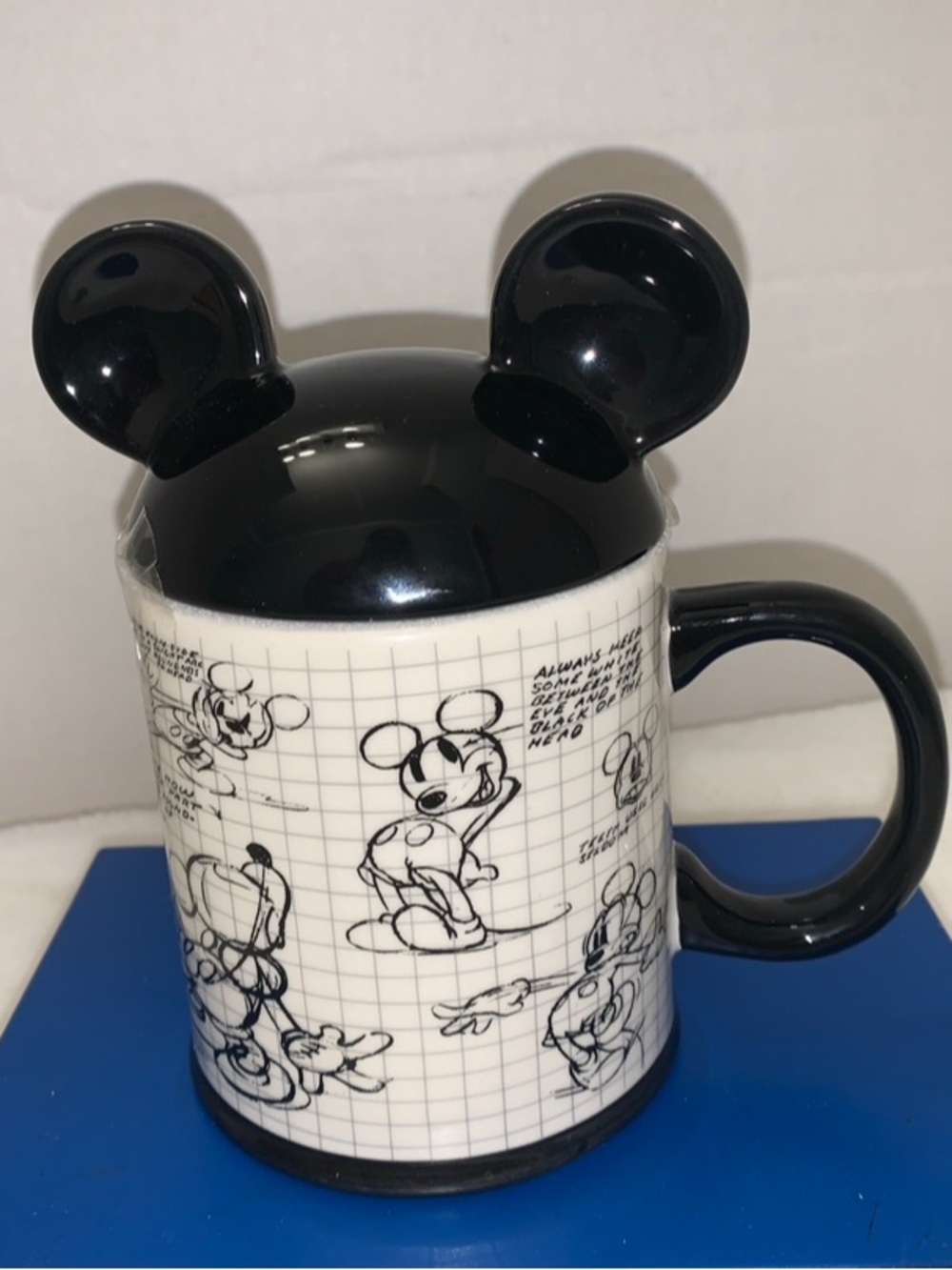 🧑🎄 Mickey Mouse Black White Sketchbook Mug Mickey Ear Topper Lid NWT